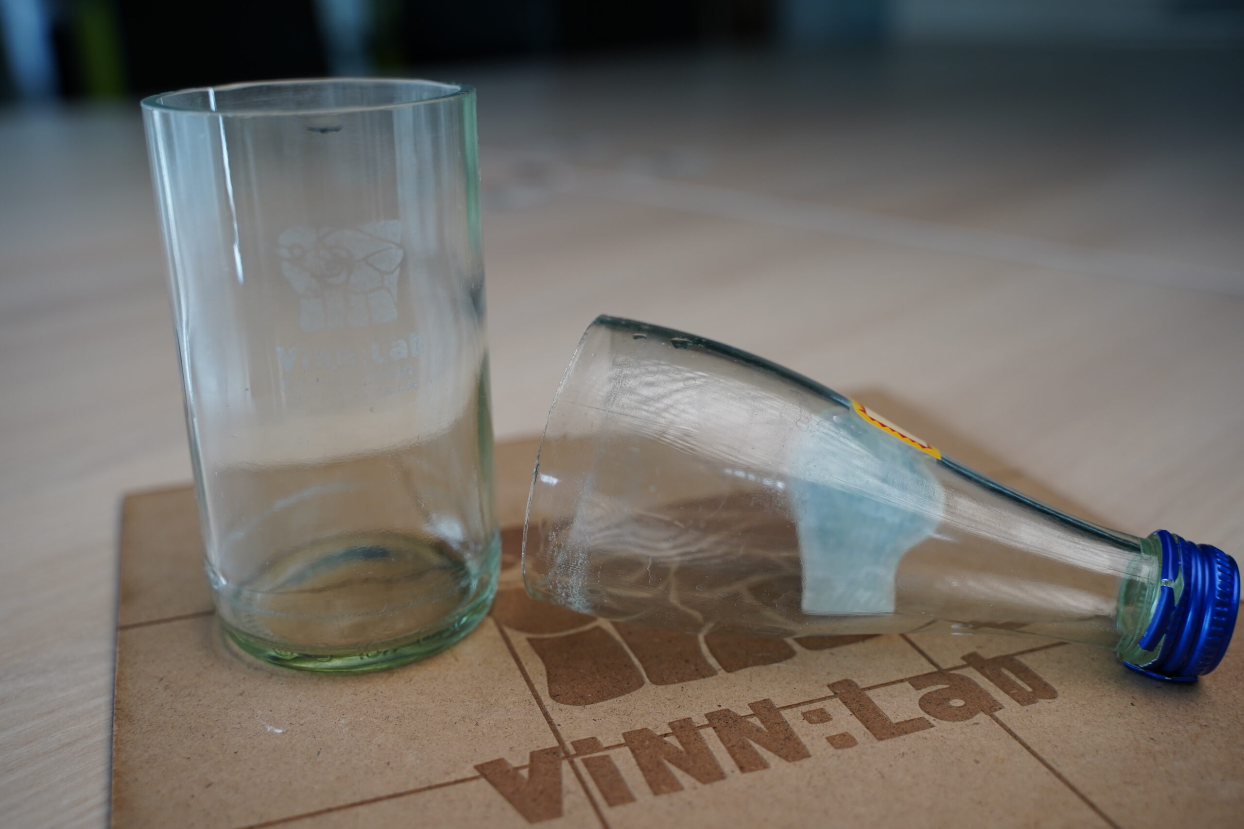 „Aus Alt mach Neu: Trinkgläser aus Glasflaschen gestalten“ – Workshop vor Ort im ViNN:Lab