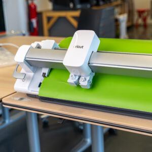 "Windlicht gestalten mit dem CNC-Plotter" – Workshop vor Ort im ViNN:Lab